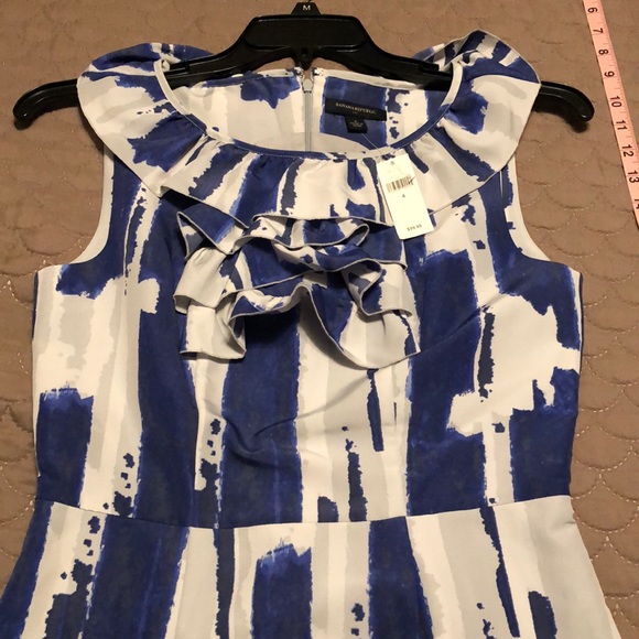 BNWT Banana Republic dress. Ruffles on chest. - Picture 3 of 7